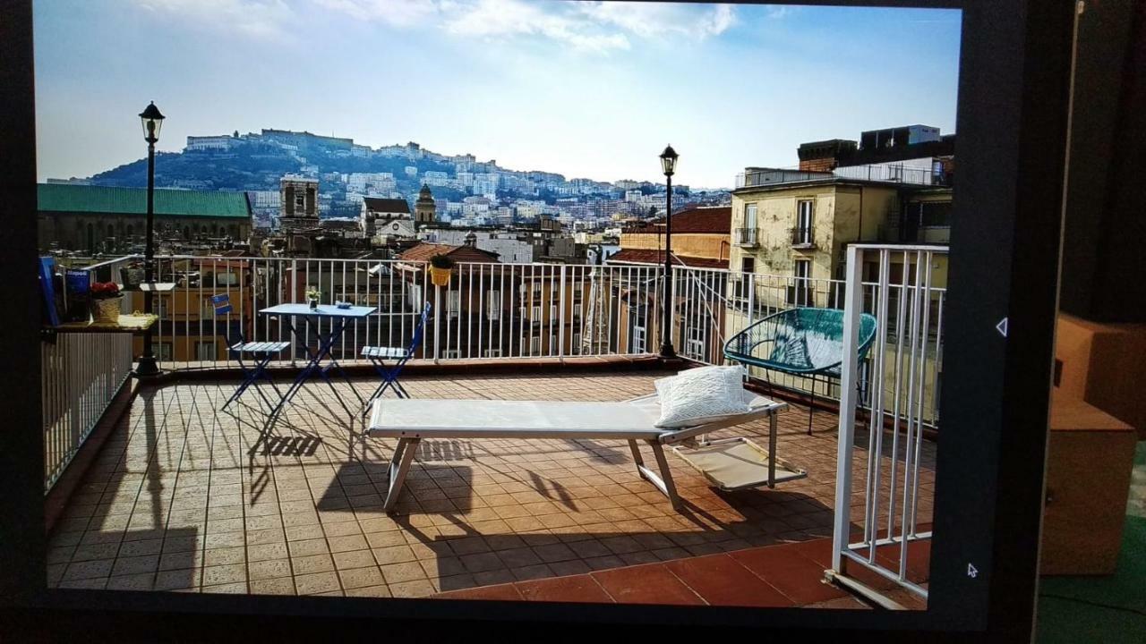 La Casa Sui Tetti Nápoles Exterior foto