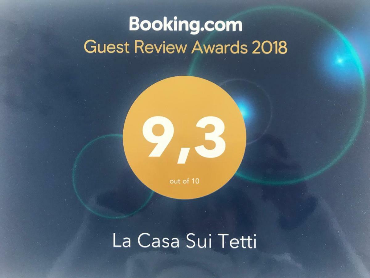 La Casa Sui Tetti Nápoles Exterior foto